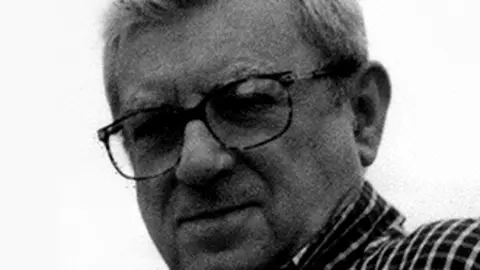 Enrique-del-Pino-1x-330x330