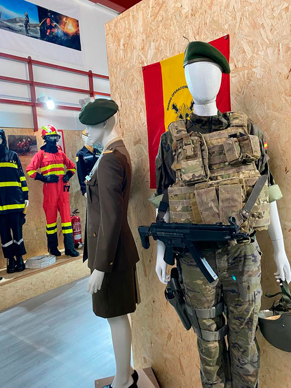 Museo-Retogenes-uniformes-03